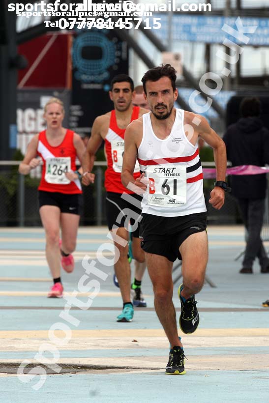 Senior mens 6 stage relay, Northern Senior 6 and 4 and Junior Stage Road Relays, SportsCity, Manchester. Photo:  David T. Hewitson/Sports for All Pics